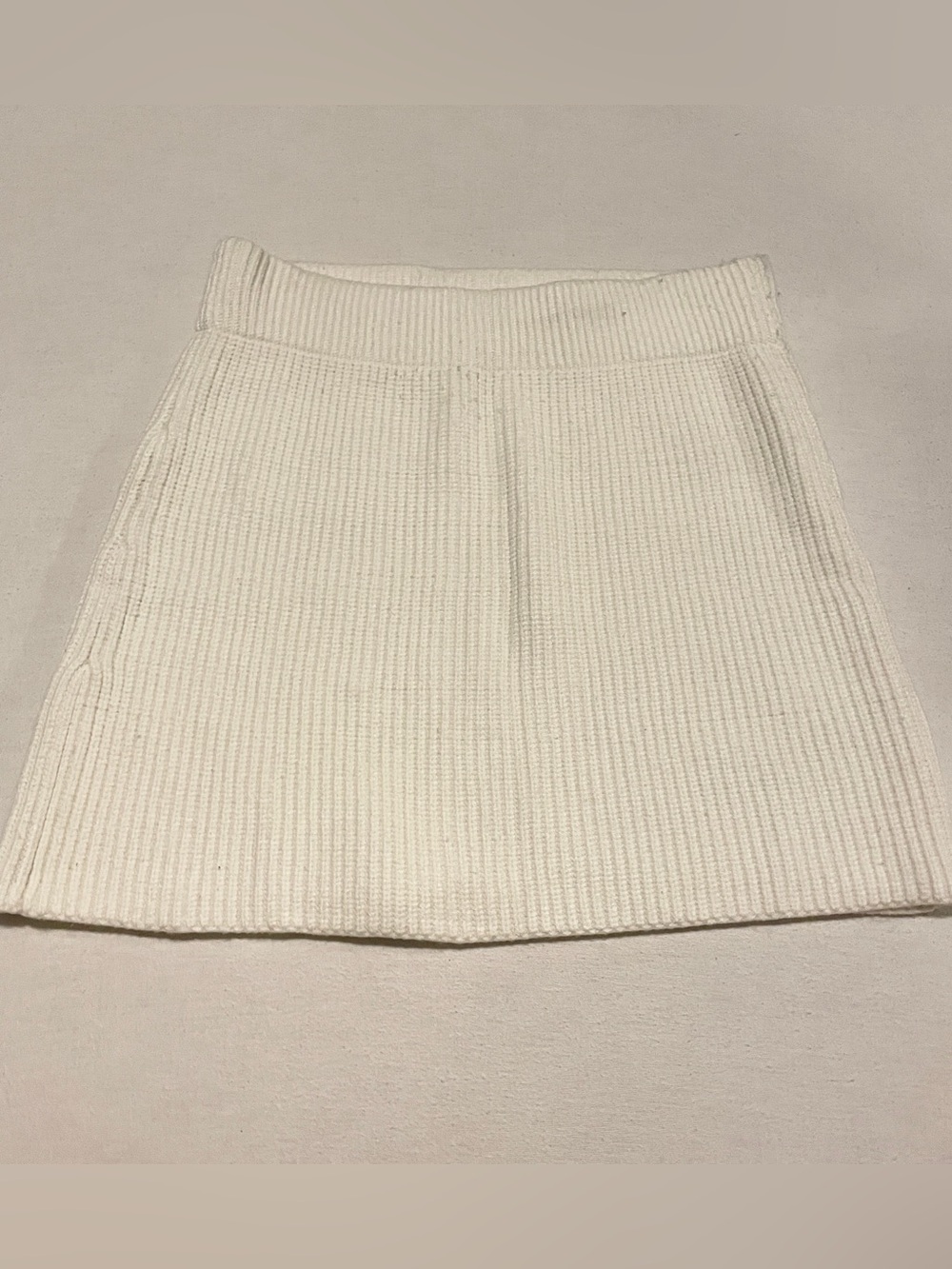 ZARA Cream Textured Ribbed Knit Mini Skirt Size Medium